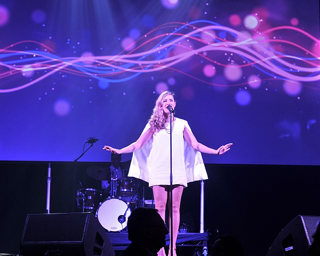 Singing Over a Groove 